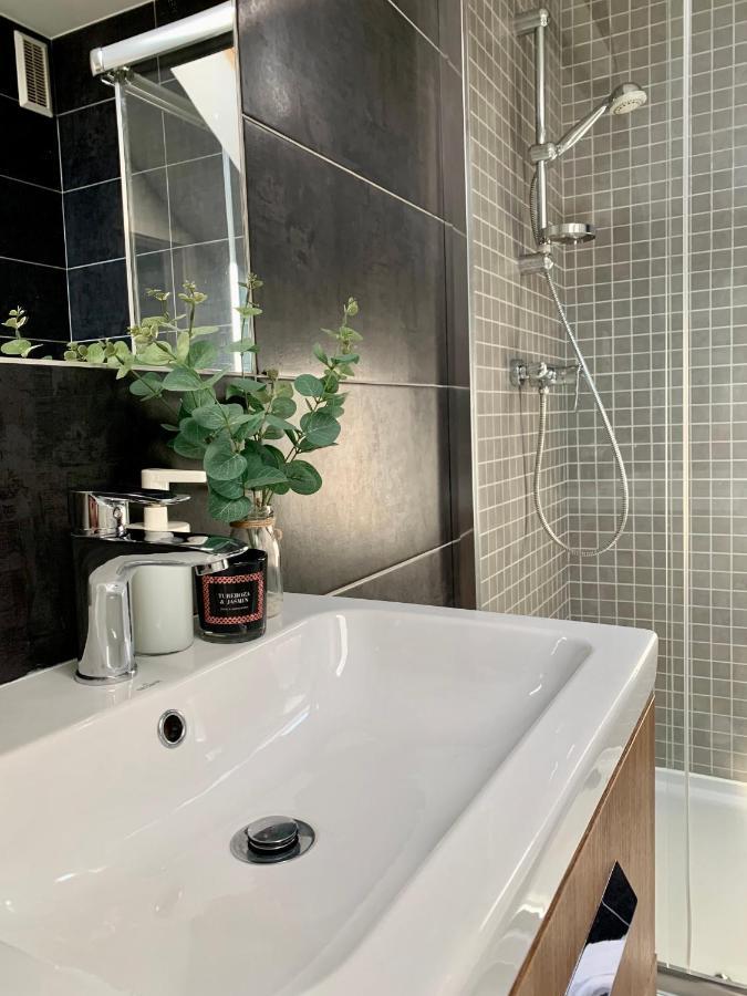 Apartament Penthouse Z Widokiem Na Sniezke I Prywatnym Parkingiem - By Spaceapart Jelenia Góra Extérieur photo
